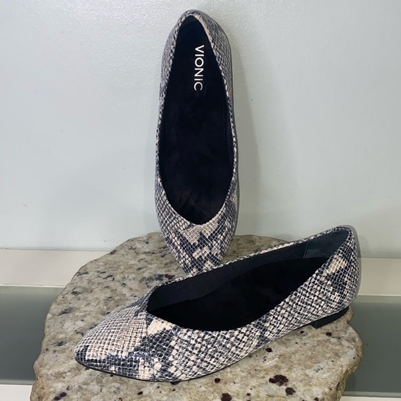 Vionic Caballo Natural Leather Snake Skin Slip
On Pointed Toe Ballet Flats Sz 8 - Picture 12 of 16